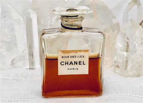 chanel bois des iles sample.